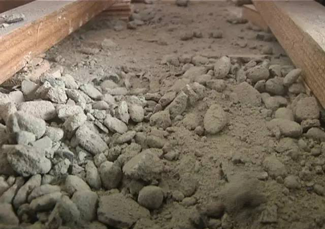 地面起砂，無(wú)法安裝龍骨